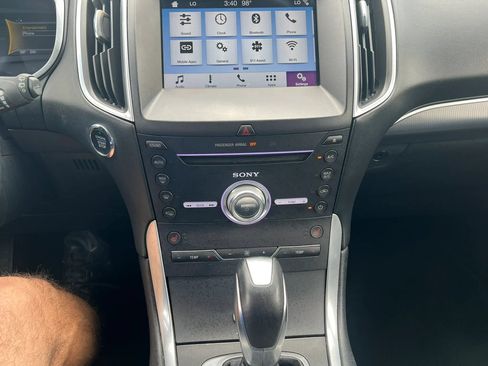 Used 2017 Ford Edge Titanium FWD image 10