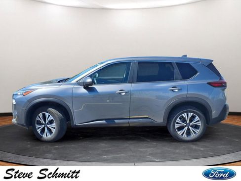 Used 2023 Nissan Rogue SV AWD/4WD image 2