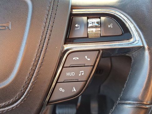 Used 2019 Lincoln Continental Reserve image 20