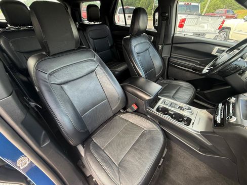 Used 2020 Ford Explorer Limited AWD/4WD image 6