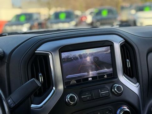 Used 2020 GMC Sierra 1500 SLE w/ SLE Value Package image 3