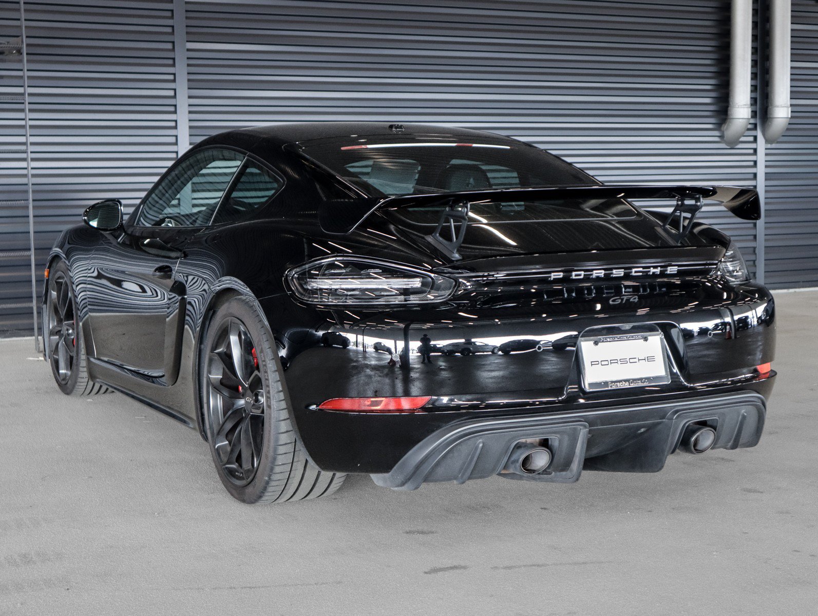 Used 2021 Porsche 718 Cayman GT4 RWD image 3