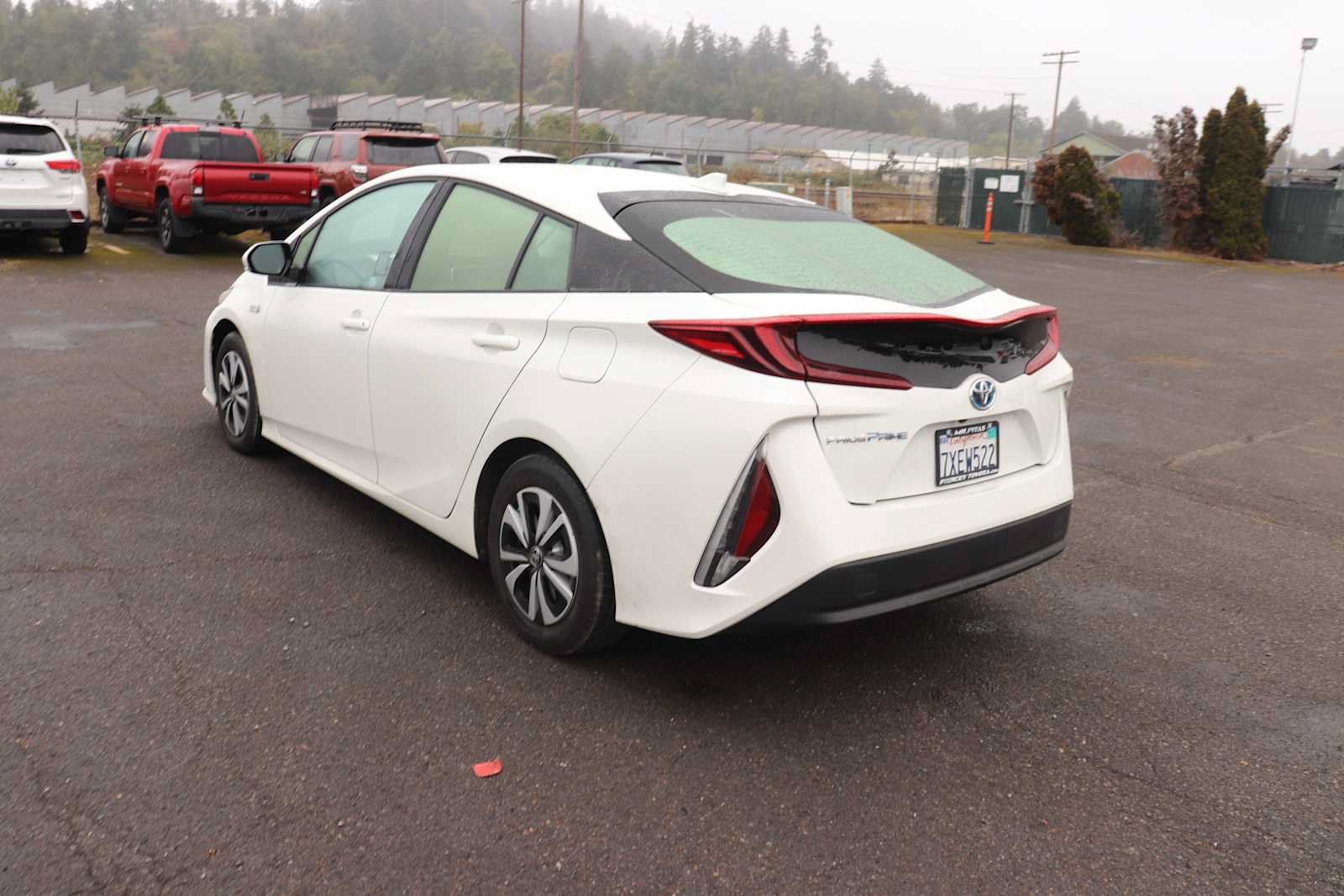 Used 2017 Toyota Prius Prime Premium FWD image 7