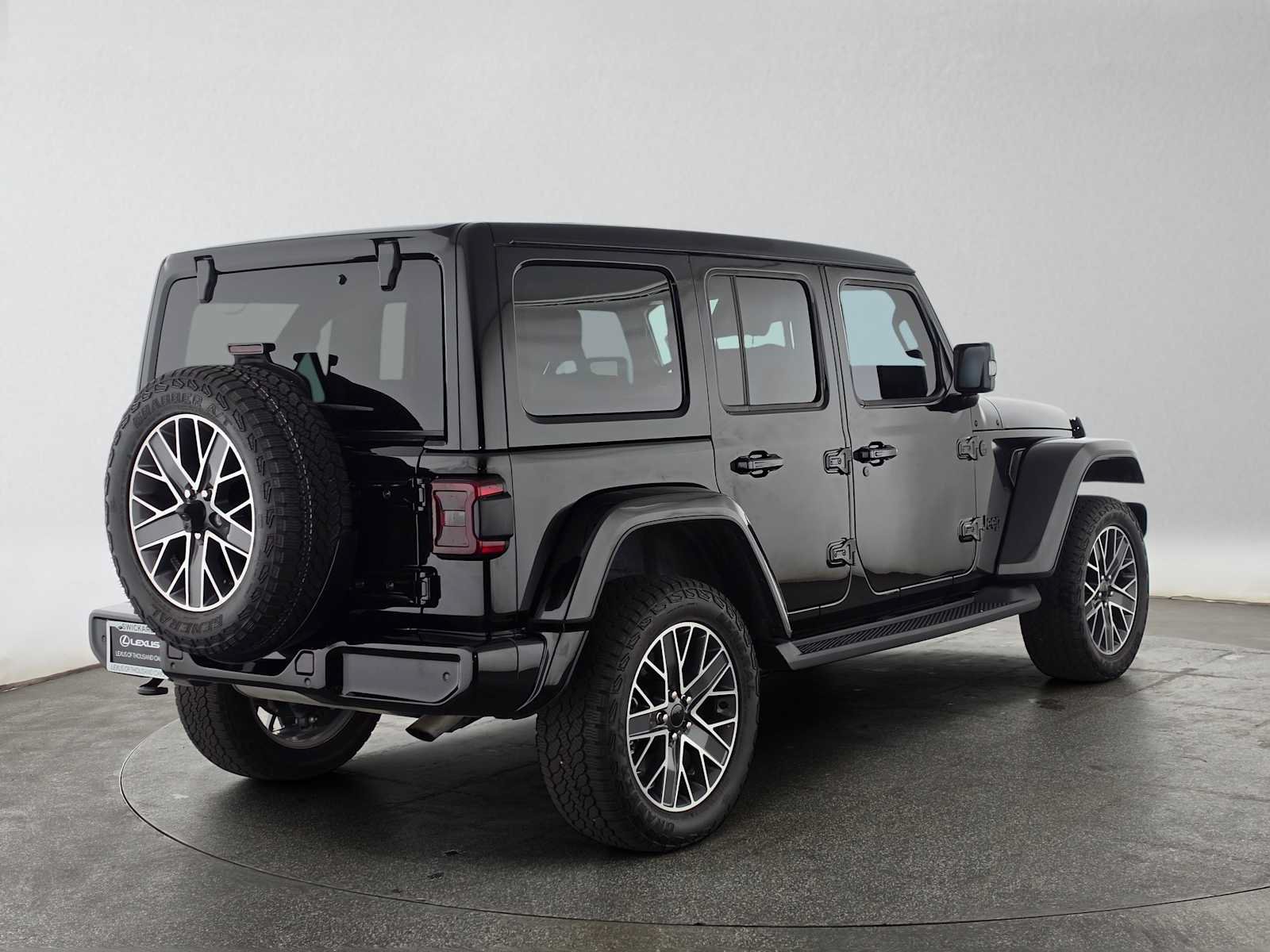 Used 2024 Jeep Wrangler High Altitude AWD/4WD image 3