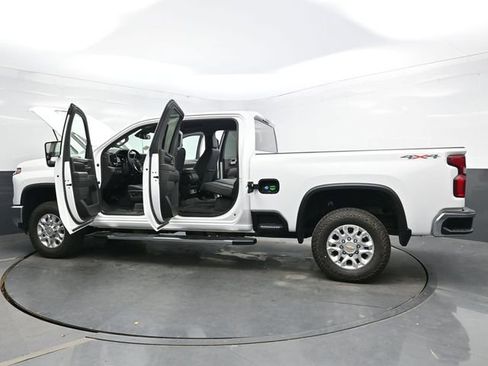 Used 2024 Chevrolet Silverado 2500 LTZ image 42