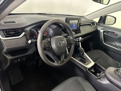 Used 2019 Toyota RAV4 LE image 14
