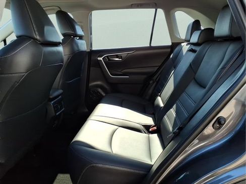 Used 2021 Toyota RAV4 XLE Premium image 24