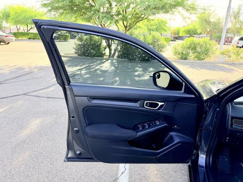 Used 2022 Honda Civic Sport image 8