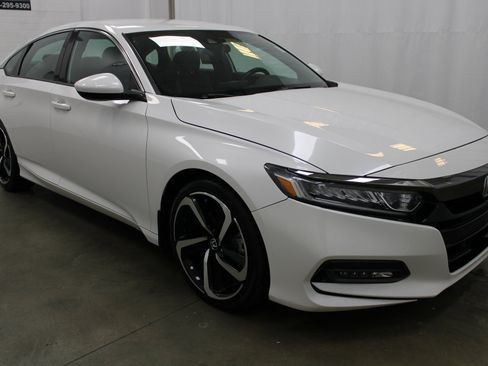 Used 2018 Honda Accord Sport image 5