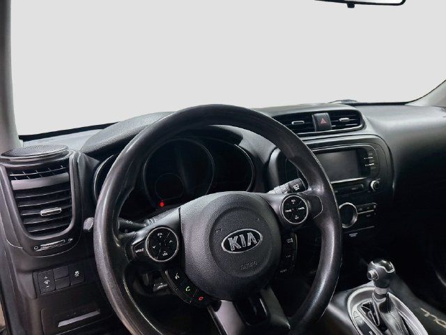 Used 2017 Kia Soul + FWD image 11