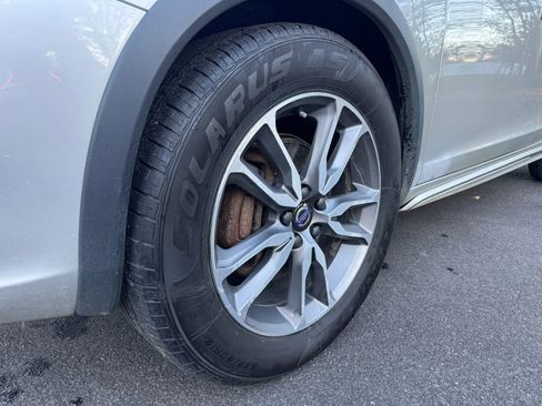 Used 2018 Volvo V60 T5 Cross Country w/ Convenience Package image 9