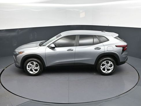 New 2026 Chevrolet Trax LS w/ LS Convenience Package image 32