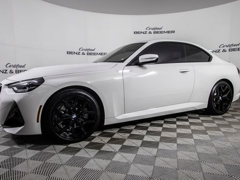 Used 2025 BMW 230i 230i w/ M Sport Package image 4