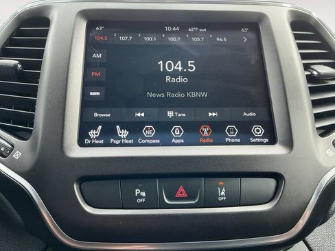 Used 2021 Jeep Cherokee Trailhawk AWD/4WD image 15