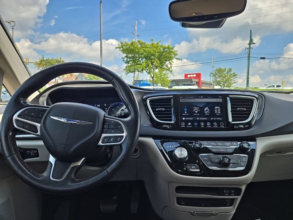 Used 2020 Chrysler Pacifica Touring-L Plus FWD image 35