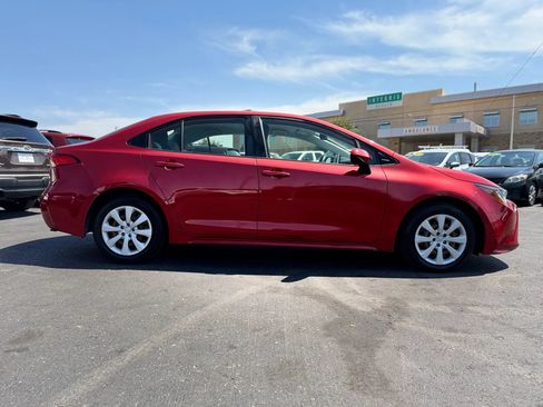 Used 2021 Toyota Corolla LE FWD image 2