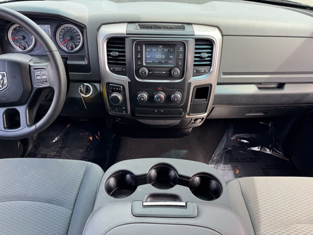 Used 2017 RAM 1500 Classic SLT AWD/4WD image 2