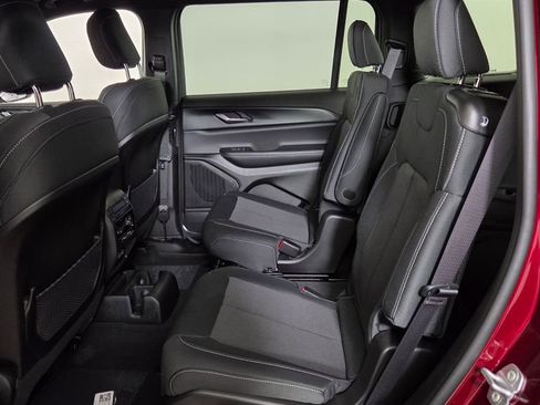 New 2026 Jeep Grand Cherokee L Laredo image 28