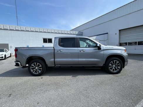 Used 2023 Chevrolet Silverado 1500 LT AWD/4WD image 2