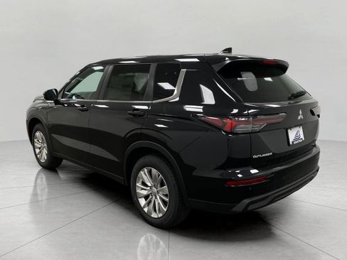 New 2026 Mitsubishi Outlander ES image 6