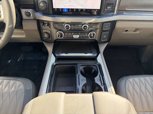New 2026 Ford F250 Platinum w/ Platinum Plus Package image 31