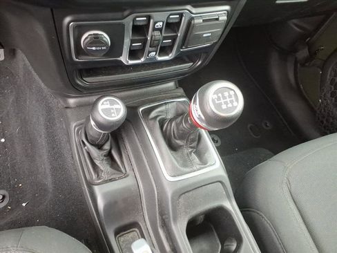 Used 2021 Jeep Wrangler Unlimited Sport image 31