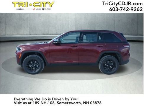 New 2026 Jeep Grand Cherokee Altitude image 2