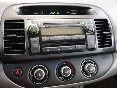 Used 2005 Toyota Camry LE image 16