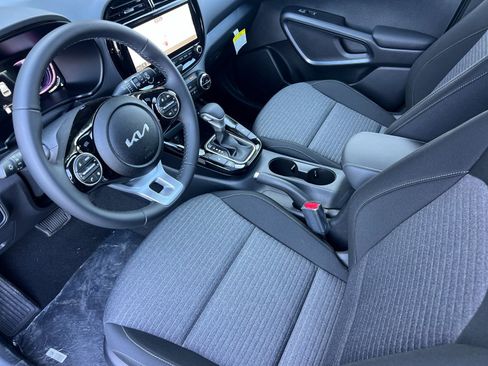New 2025 Kia Soul EX FWD image 10
