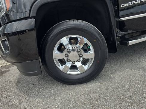 Certified 2017 GMC Sierra 2500 Denali w/ Duramax Plus Package AWD/4WD image 29