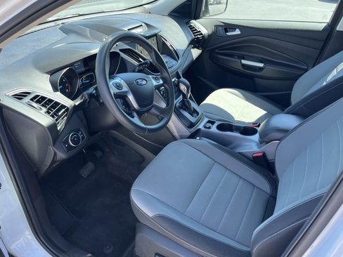 Used 2016 Ford Escape SE w/ Equipment Group 201A FWD image 6