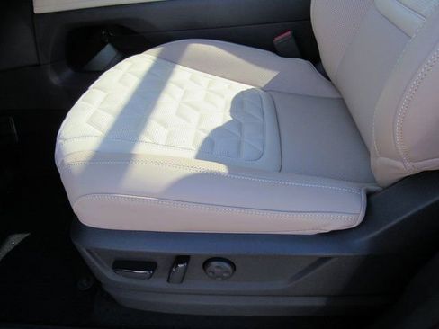 New 2026 Nissan Armada Platinum image 16