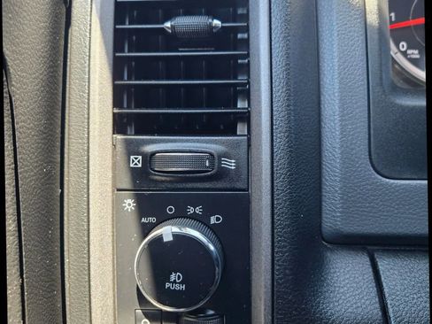 Used 2018 RAM 1500 Express image 23