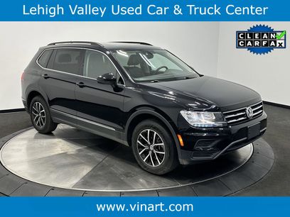 Used 2021 Volkswagen Tiguan SE w/ Panoramic Sunroof Package