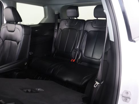 Used 2023 Jeep Grand Cherokee L Limited AWD/4WD image 35