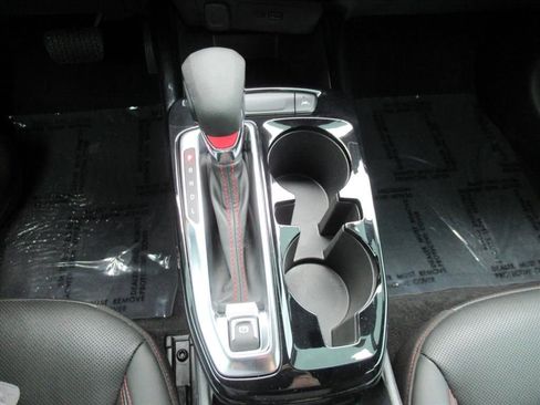 Used 2025 Chevrolet Trax RS FWD image 23