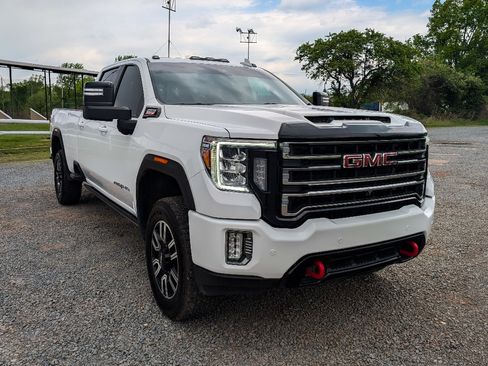 Used 2023 GMC Sierra 2500 AT4 w/ AT4 Premium Plus Package AWD/4WD image 3