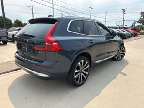 Used 2023 Volvo XC60 B5 Ultimate AWD/4WD image 2
