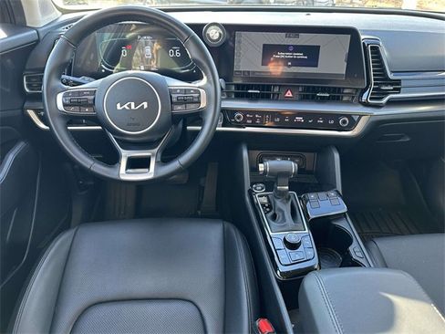 Used 2024 Kia Sportage EX image 8