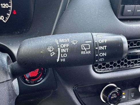 Used 2024 Honda HR-V LX image 23