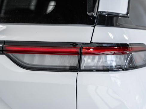 New 2025 Jeep Grand Cherokee Altitude image 6