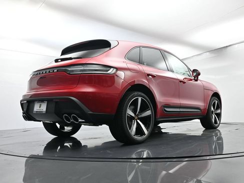 Certified 2025 Porsche Macan AWD/4WD image 47