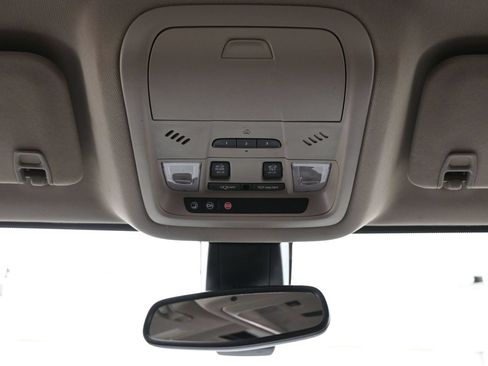 Used 2017 GMC Acadia Denali w/ Technology Package FWD image 28