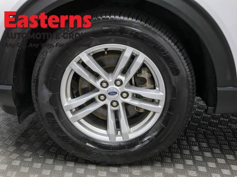 Used 2023 Ford Explorer XLT w/ Equipment Group 202A image 32