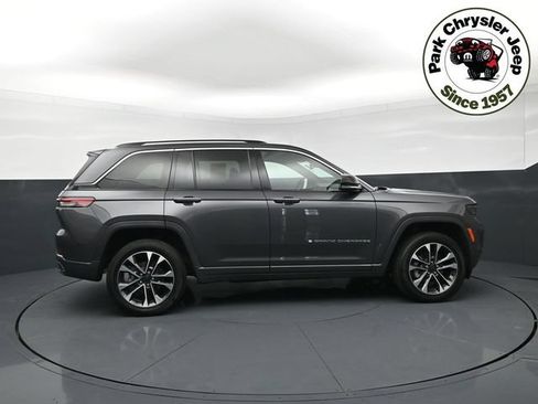 Used 2023 Jeep Grand Cherokee Overland AWD/4WD image 6