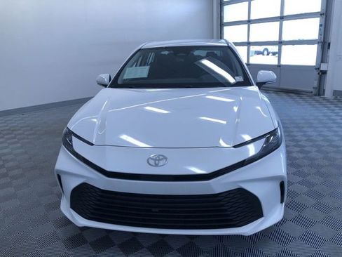 Used 2026 Toyota Camry LE FWD image 15