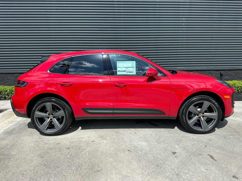 Used 2026 Porsche Macan AWD/4WD image 10