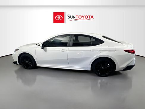 Used 2025 Toyota Camry SE w/ Convenience Package FWD image 7
