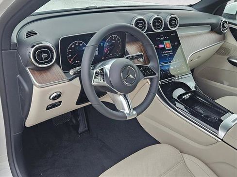 Used 2026 Mercedes-Benz GLC 300 4MATIC image 9