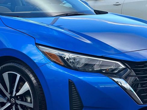 Used 2025 Nissan Sentra SV w/ SV Premium Package image 8